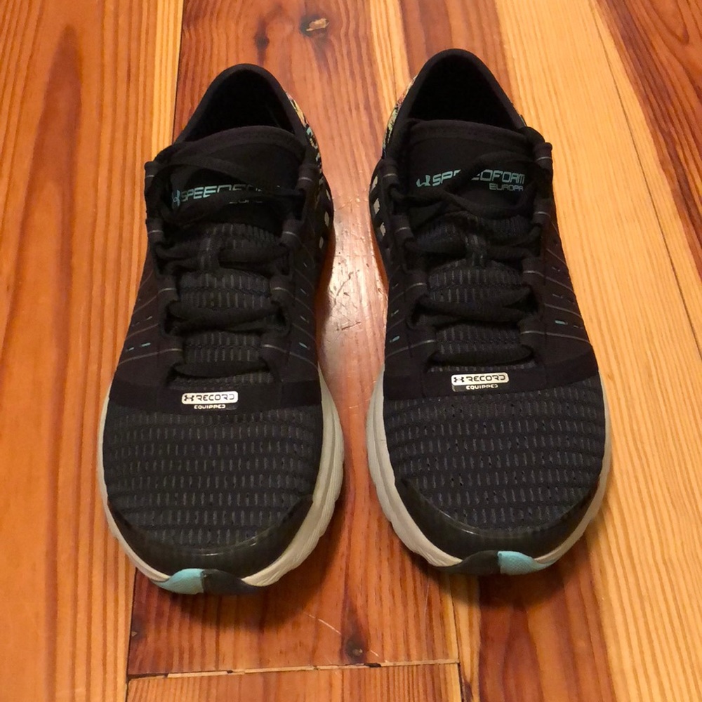 Under Armour Record Equipped Europa size 7.5